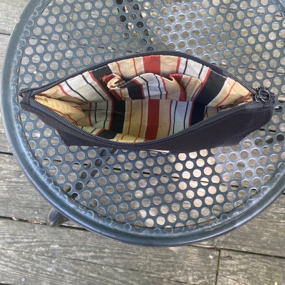 Gucci Beauty Pouch NEW - Picture 2 of 3